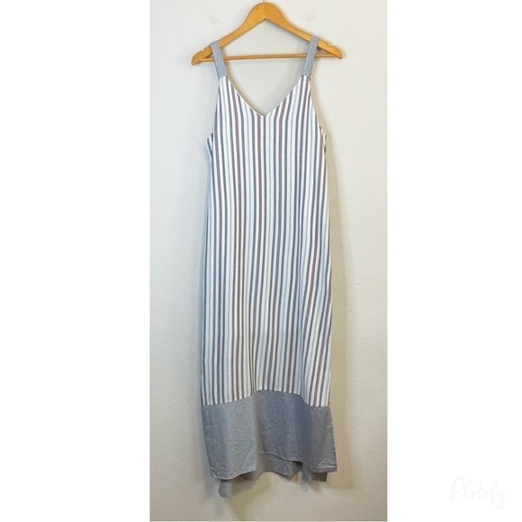 Doe & Rae Blue Gray Beachy Stripe Sleeveless Maxi Dress Size Medium - Picture 2 of 9